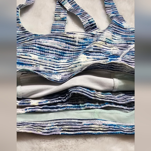 LIKE NEW Lululemon Pure Practice Bra Blurry Belle Multi / Sea Mist - Picture 8 of 16